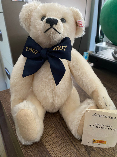 Steiff A Million Hugs Teddy Bear